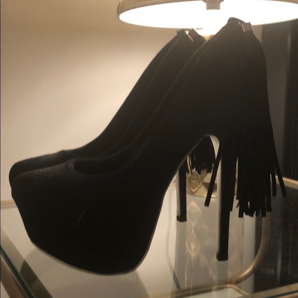 Shoes - Picture 2 of 2